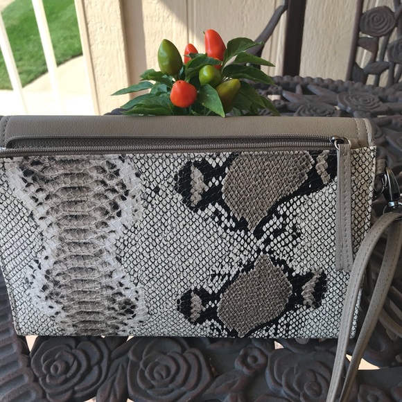 Nicole by Nicole MILLER handbag. - Picture 2 of 6